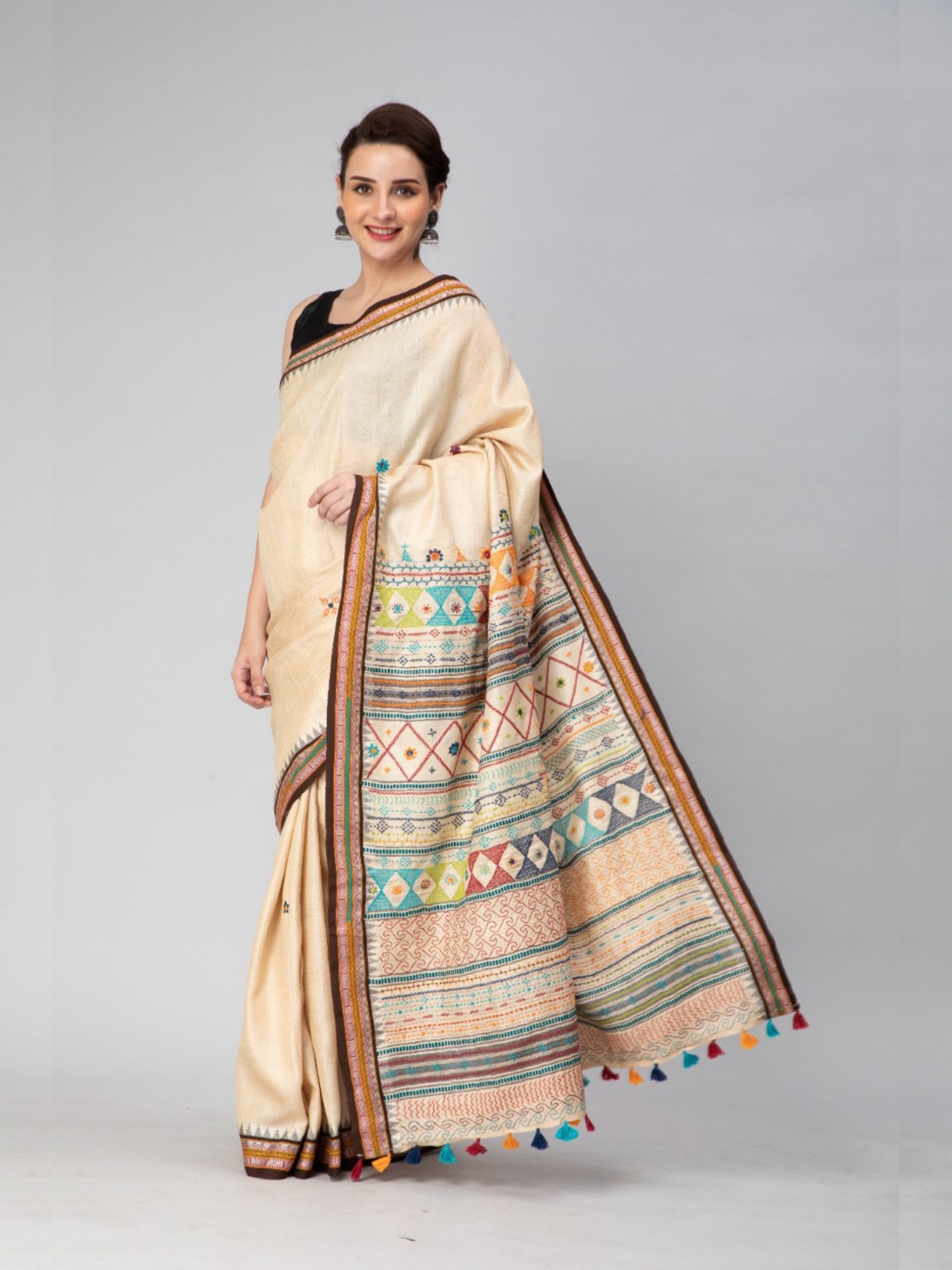 Karnati Kinar Kosa Silk Saree with Banjara Embroidery Work - Image 6